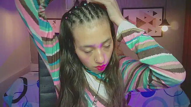 Snapshot of Valeria_roussi chatting on 6, 12, 2024 Valeria roussi online show from 6, 12, 2024