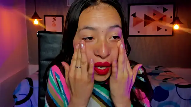 Snapshot of Valeria_roussi chatting on 11, 12, 2024 Valeria roussi online show from 11, 12, 2024