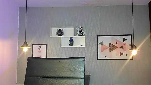 Snapshot of Valeria_roussi chatting on 13, 12, 2024 Valeria roussi online show from 13, 12, 2024