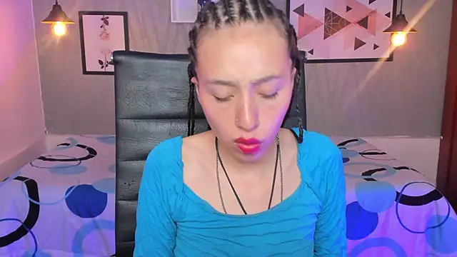 Snapshot of Valeria_roussi chatting on 14, 12, 2024 Valeria roussi online show from 14, 12, 2024