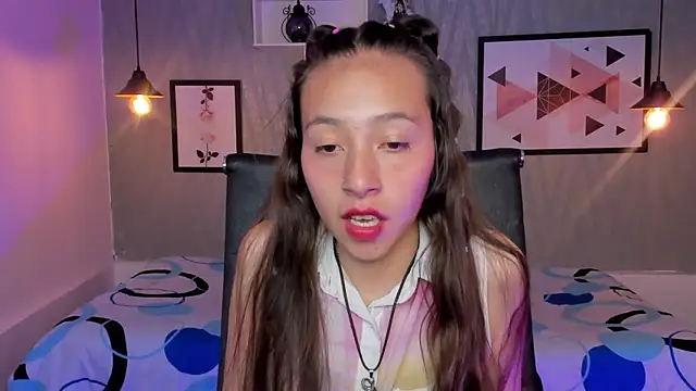 Snapshot of Valeria_roussi chatting on 17, 12, 2024 Valeria roussi online show from 17, 12, 2024