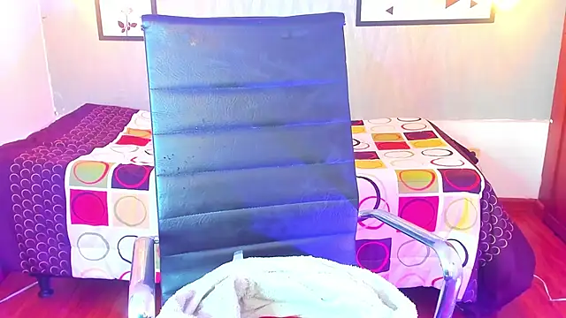 Snapshot of Valeria_roussi chatting on 24, 12, 2024 Valeria roussi online show from 24, 12, 2024