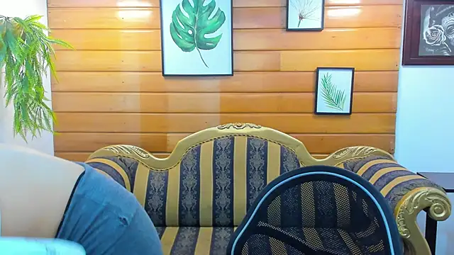 Snapshot of Valeria_roussi chatting on 28, 12, 2024 Valeria roussi online show from 28, 12, 2024