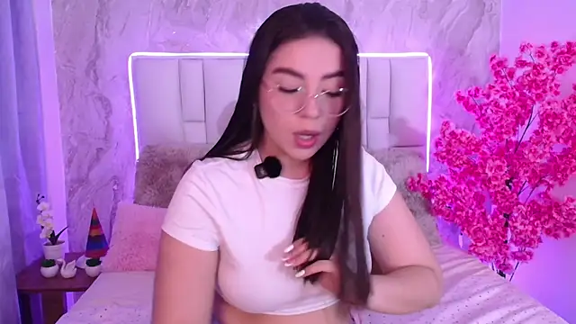 Snapshot of IsabellaAnngel chatting on 6, 5, 2026 IsabellaAnngel online show from 6, 5, 2026