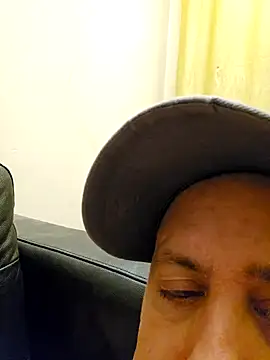 HeteroHotGuy1 online show from 15, 12, 2024