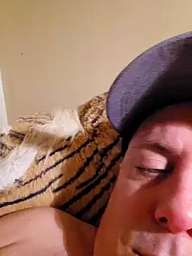 HeteroHotGuy1 online show from 14, 2, 2025