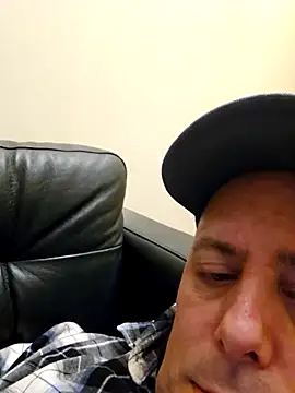 HeteroHotGuy1 online show from 22, 2, 2025