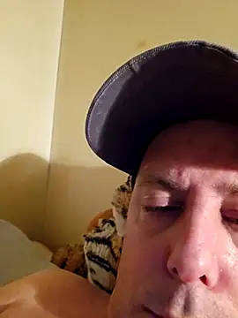 HeteroHotGuy1 online show from 9, 3, 2025