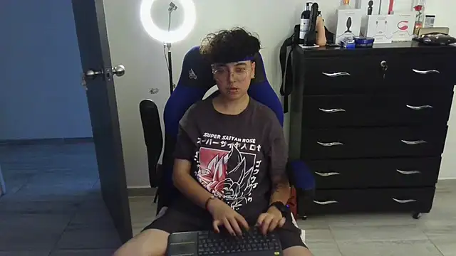 thomascooper7 online show from 7, 3, 2025