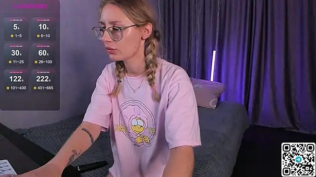 Snapshot of LivyyBossom chatting on 9, 9, 2025 LivyyBossom online show from 9, 9, 2025