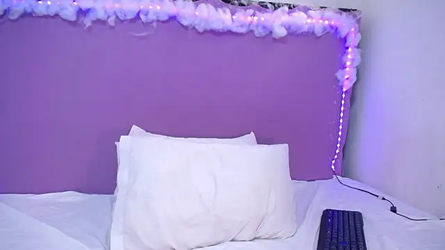 Snapshot of Amberhernandez chatting on 9, 3, 2025 Amberhernandez online show from 9, 3, 2025