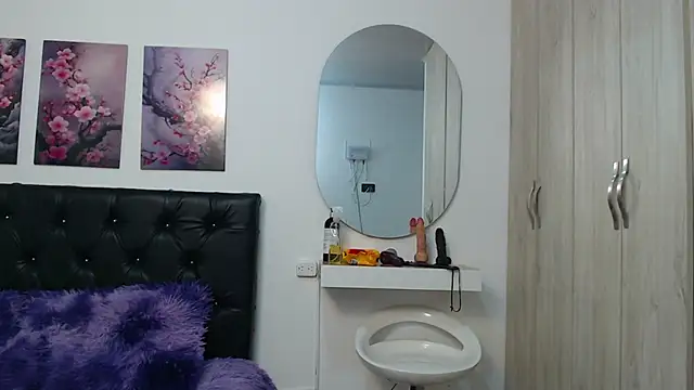 lily f00x online show from 13, 11, 2025