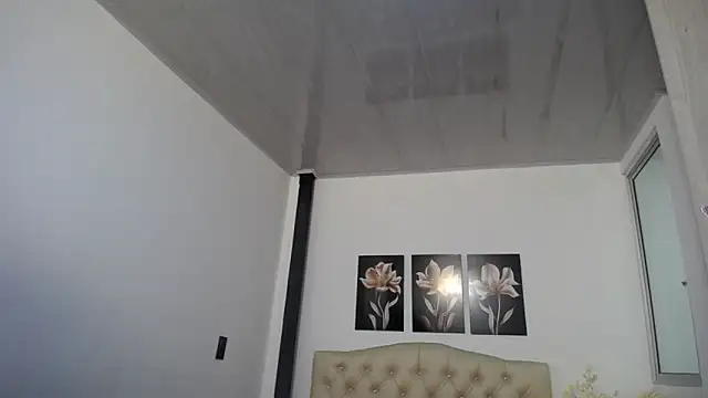 lily f00x online show from 9, 4, 2026