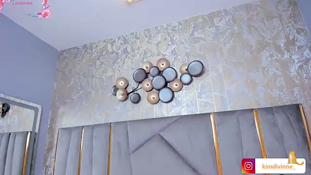 KimDevinne online show from 15, 2, 2025