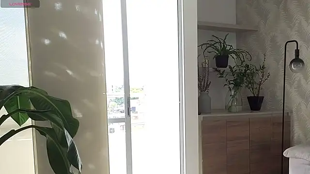 Siny Moore online show from 9, 2, 2026