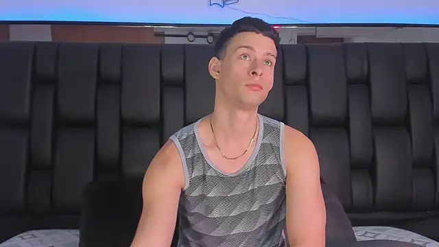 JadeSmiith  online show from 13, 2, 2025