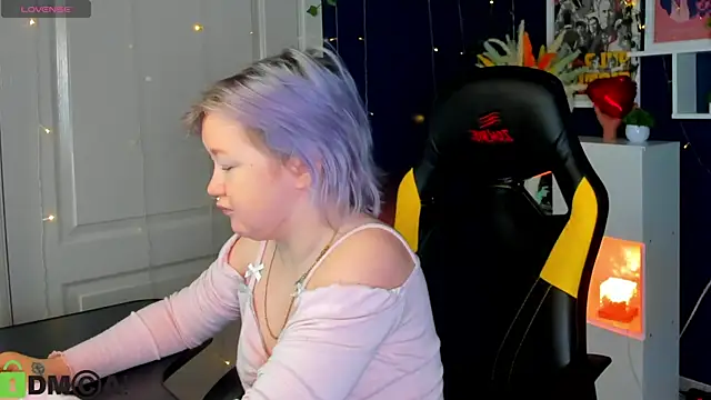 Snapshot of Sara_Robinson chatting on 21, 5, 2026 Sara Robinson online show from 21, 5, 2026