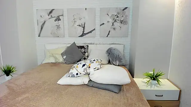 Tiffanyhunt online show from 21, 1, 2025