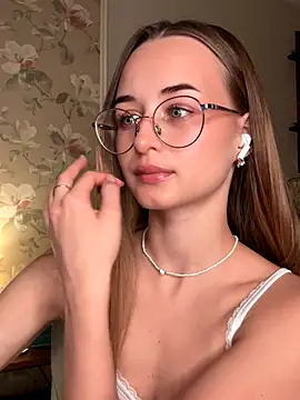 Tiffanyhunt online show from 22, 10, 2025