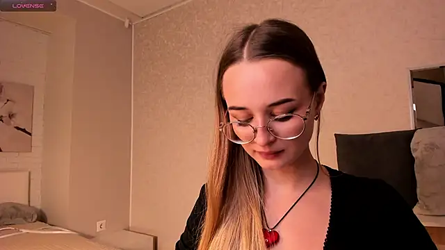 Tiffanyhunt online show from 5, 11, 2025