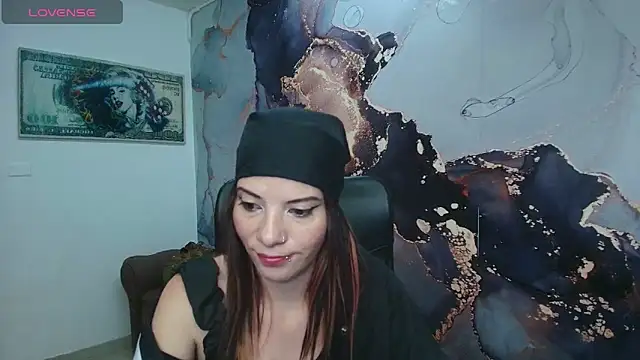 DanaaRey online show from 6, 10, 2025