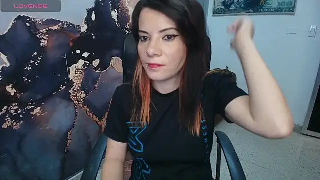 DanaaRey online show from 9, 10, 2025