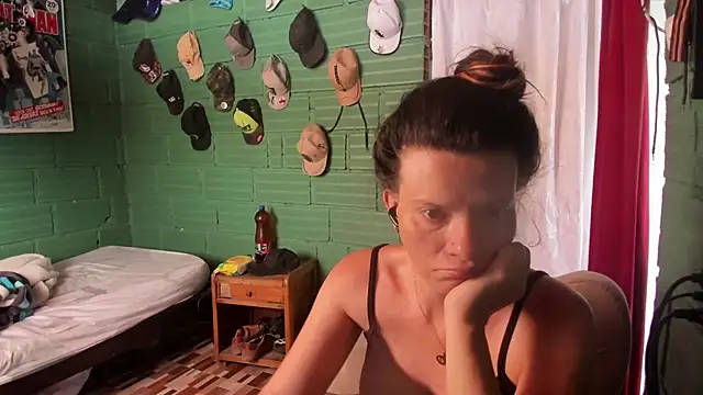 Snapshot of DanaaRey chatting on 23, 5, 2026 DanaaRey online show from 23, 5, 2026