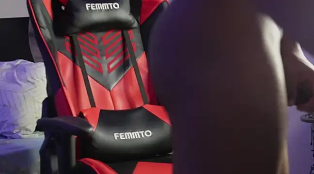 Snapshot of May_Dylan1 chatting on 4, 12, 2024 May Dylan1 online show from 4, 12, 2024