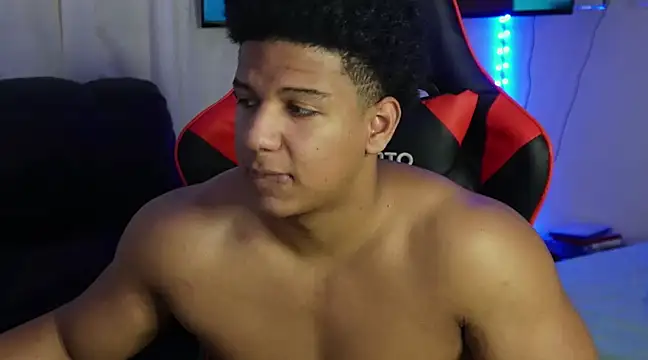 Snapshot of May_Dylan1 chatting on 11, 12, 2024 May Dylan1 online show from 11, 12, 2024