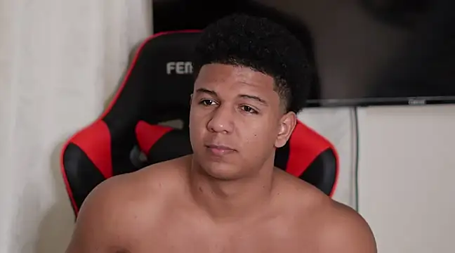 Snapshot of May_Dylan1 chatting on 14, 12, 2024 May Dylan1 online show from 14, 12, 2024