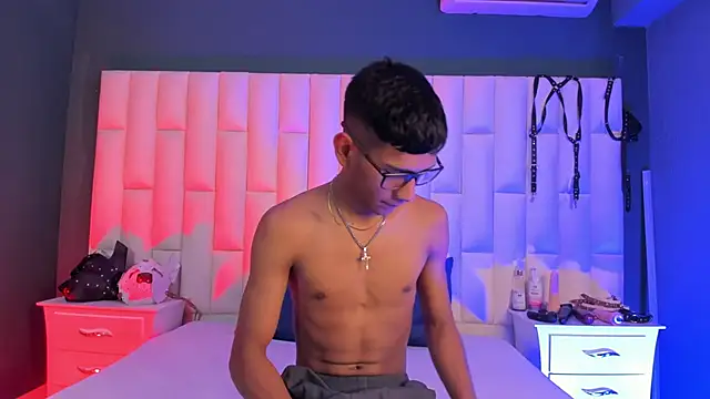 Nick Collins18 online show from 6, 2, 2025