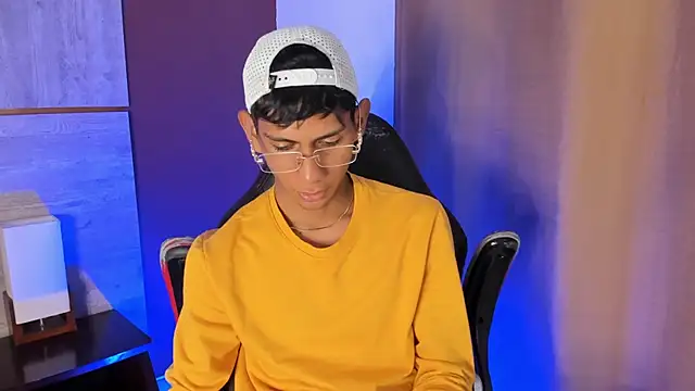 Nick Collins18 online show from 22, 10, 2025