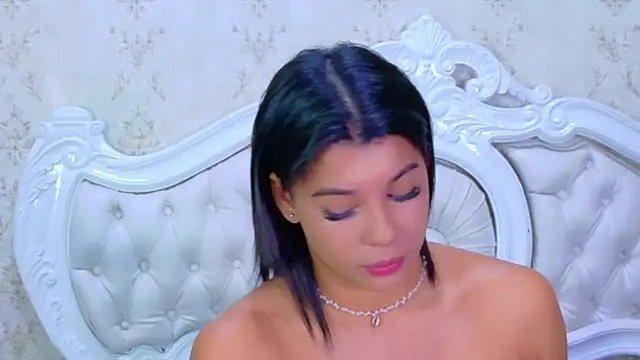 TiaraRosse online show from 9, 11, 2025