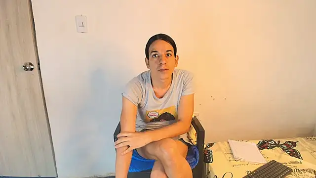 Oh Tique online show from 27, 11, 2025