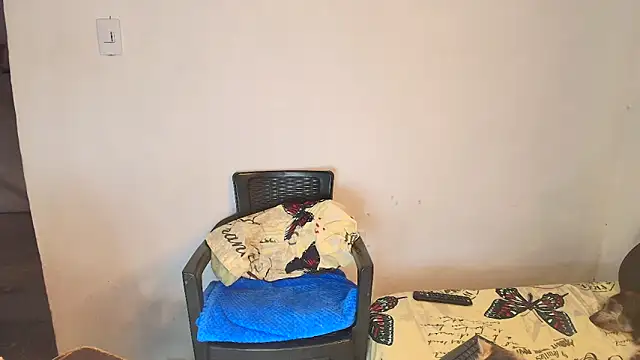 Oh Tique online show from 28, 11, 2025