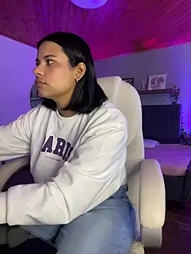 Isabella boobd online show from 29, 1, 2025