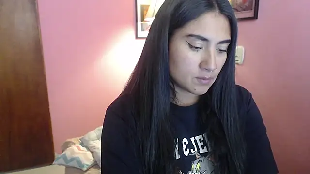 bunnyemilyrose36 online show from 6, 1, 2026