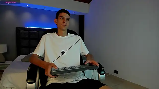 Aaron Scoot online show from 18, 3, 2026