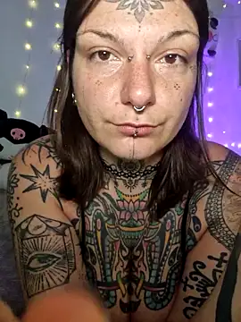 lizzardqueeen online show from 3, 2, 2026