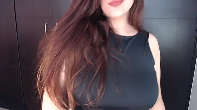 Snapshot of AdharaLujan chatting on 12, 11, 2025 AdharaLujan online show from 12, 11, 2025