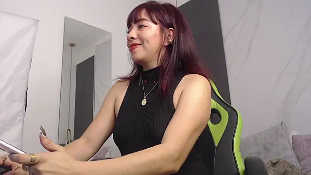 alma fenix online show from 24, 2, 2025