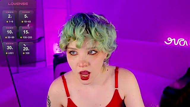 School Love online show from 2, 2, 2025