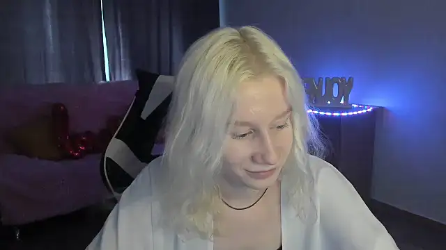Snapshot of EnigmaSee chatting on 27, 6, 2026 EnigmaSee online show from 27, 6, 2026