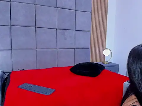 KateTompson  online show from 22, 2, 2026