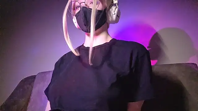 DanaWard online show from 6, 4, 2026