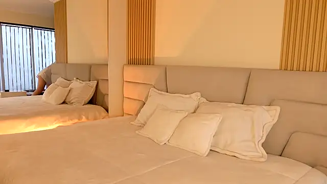 Snapshot of Zoe_Benson chatting on 18, 11, 2025 Zoe Benson online show from 18, 11, 2025