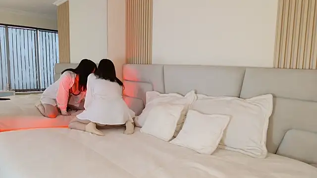 Snapshot of Zoe_Benson chatting on 2, 12, 2025 Zoe Benson online show from 2, 12, 2025