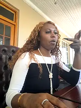 YourDreamLady22 online show from 28, 1, 2025