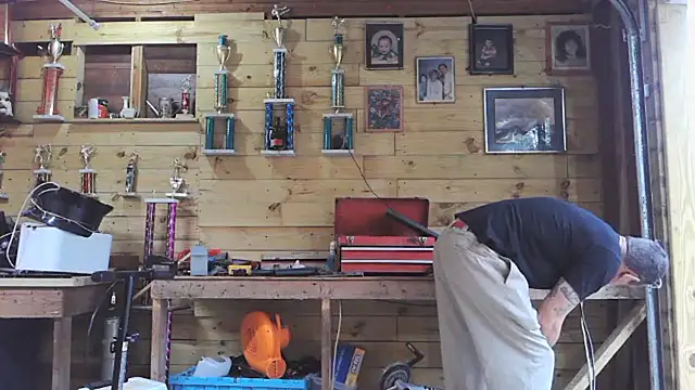 Buffshagswell online show from 4, 2, 2026