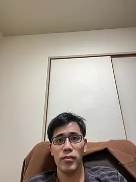 Snapshot of ryusei18570 chatting on 4, 3, 2025 ryusei18570 online show from 4, 3, 2025